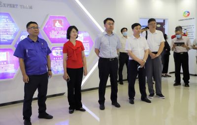 山南市政企调查团光临710公海参观调查