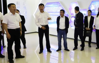 市审计局局长王宝山一行到710公海参观调研